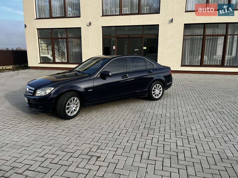 Mercedes-Benz C-Class 2010 Mercedes-Benz C-Class 2010