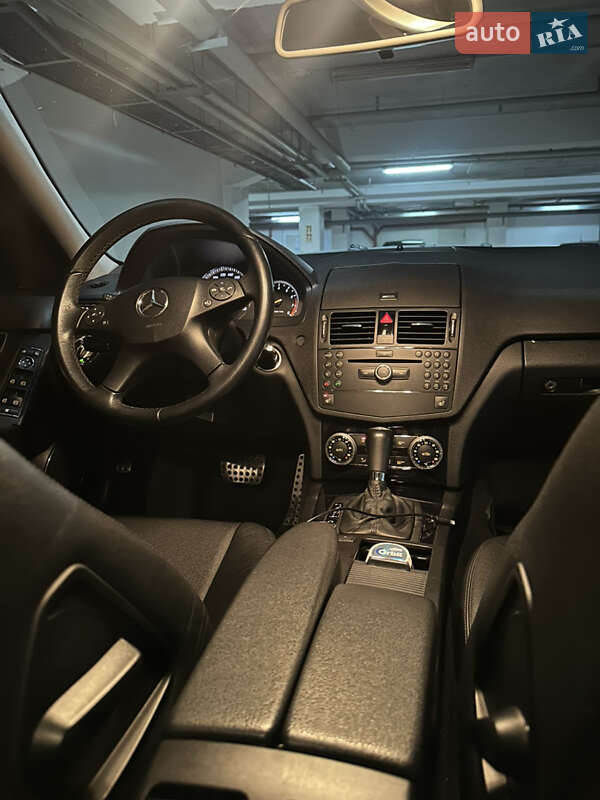 Седан Mercedes-Benz C-Class 2008 в Днепре