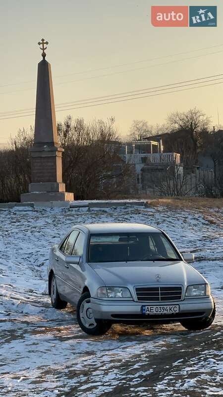 Седан Mercedes-Benz C-Class 1993 в Дніпрі фото 2 Седан Mercedes-Benz C-Class 1993 в Дніпрі