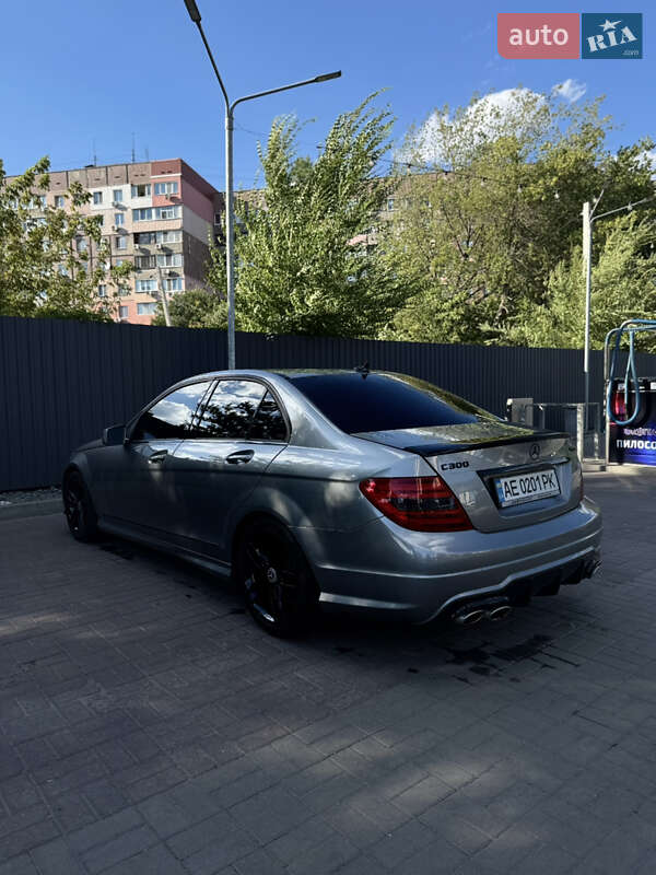 Mercedes-Benz C-Class 2012