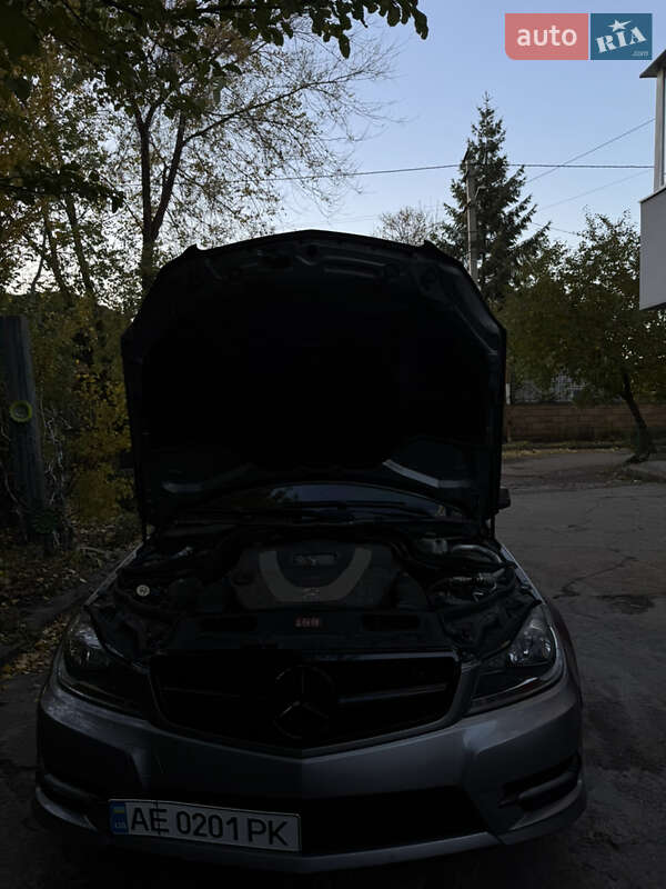 Седан Mercedes-Benz C-Class 2012 в Днепре