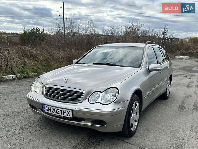 Універсал Mercedes-Benz C-Class 2002 в Рівному