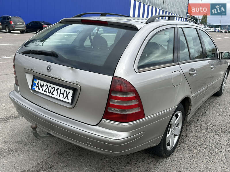 Універсал Mercedes-Benz C-Class 2002 в Рівному