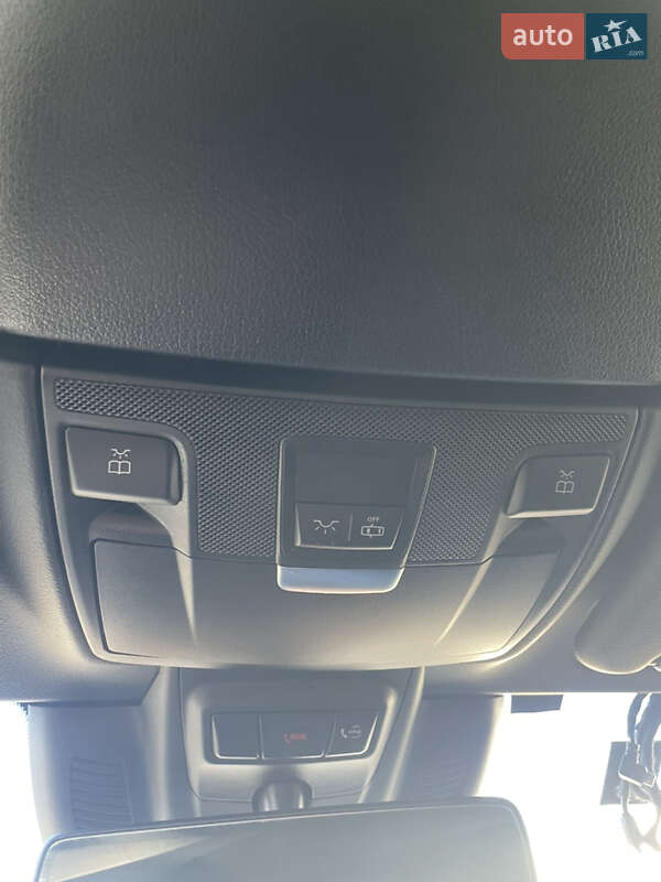 Кабриолет Mercedes-Benz C-Class 2018 в Одессе фото 45 Кабриолет Mercedes-Benz C-Class 2018 в Одессе