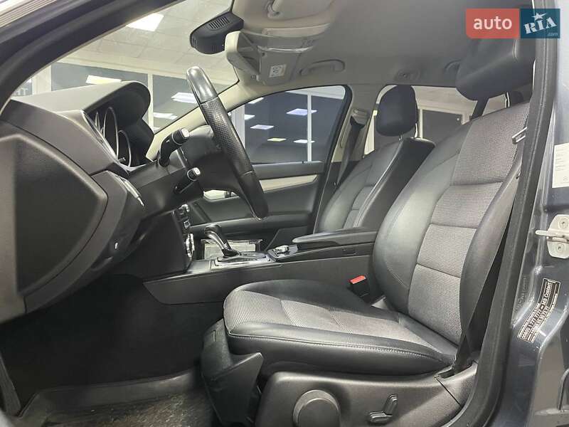 Універсал Mercedes-Benz C-Class 2013 в Києві