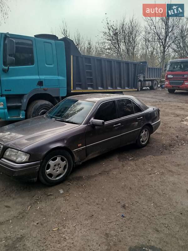 Седан Mercedes-Benz C-Class 1995 в Києві
