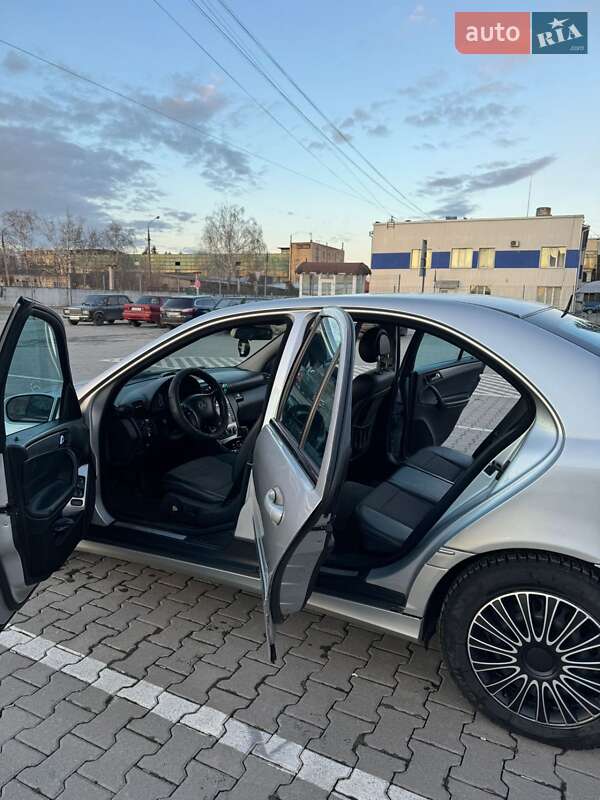 Седан Mercedes-Benz C-Class 2004 в Черновцах фото 13 Седан Mercedes-Benz C-Class 2004 в Черновцах
