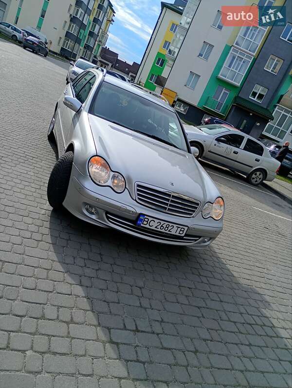 Mercedes-Benz C-Class 2004 Mercedes-Benz C-Class 2004