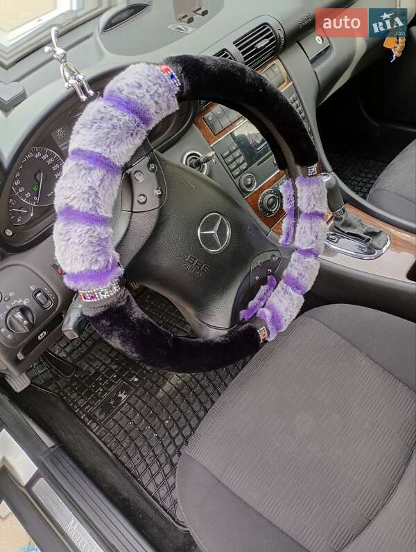 Универсал Mercedes-Benz C-Class 2004 в Львове