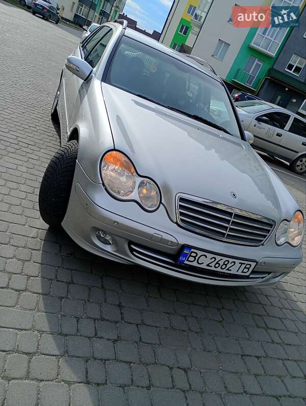 Универсал Mercedes-Benz C-Class 2004 в Львове