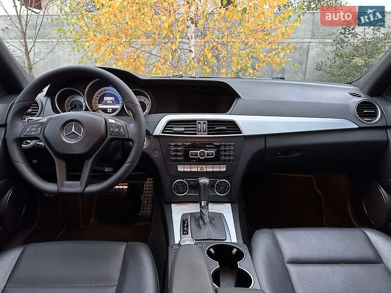 Седан Mercedes-Benz C-Class 2012 в Киеве фото 22 Седан Mercedes-Benz C-Class 2012 в Киеве