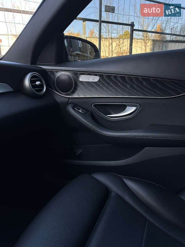 Седан Mercedes-Benz C-Class 2017 в Вишневом