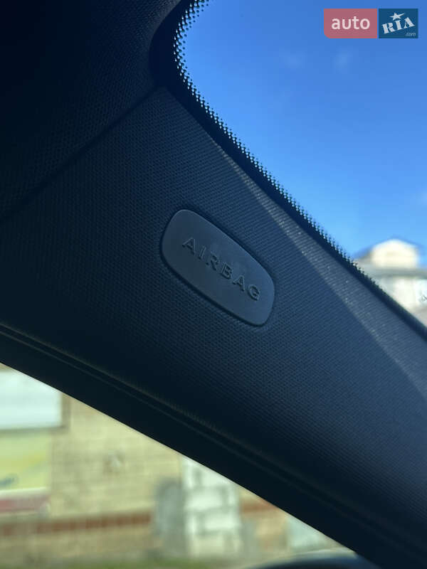 Седан Mercedes-Benz C-Class 2017 в Вишневом