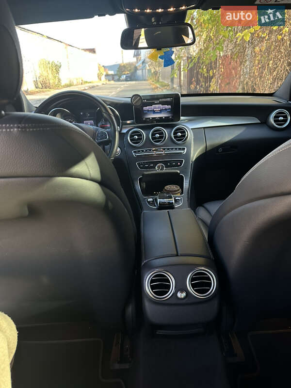 Седан Mercedes-Benz C-Class 2017 в Вишневом