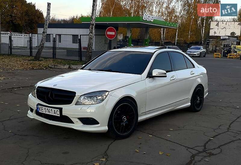 Седан Mercedes-Benz C-Class 2011 в Жовтих Водах