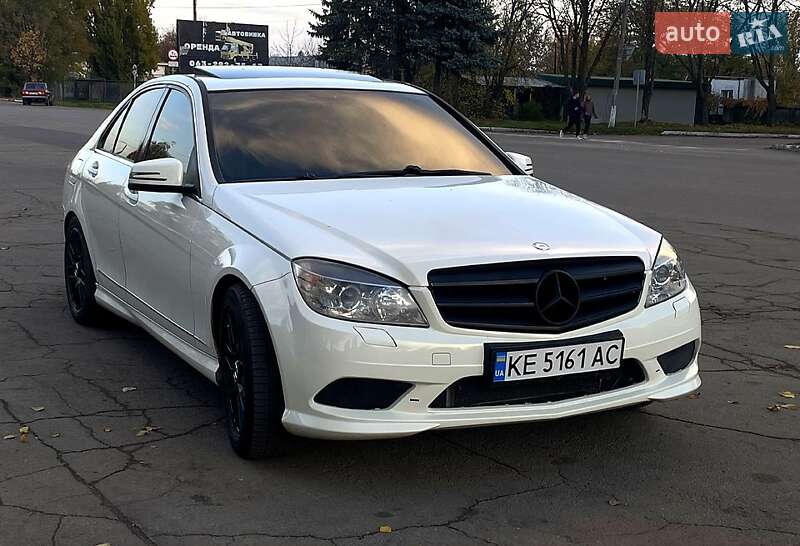 Седан Mercedes-Benz C-Class 2011 в Жовтих Водах