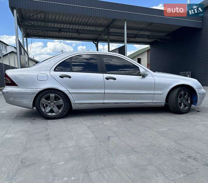 Mercedes-Benz C-Class 2000 Mercedes-Benz C-Class 2000