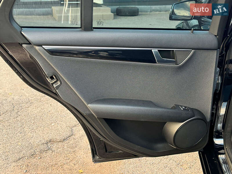 Универсал Mercedes-Benz C-Class 2012 в Одессе фото 18 Универсал Mercedes-Benz C-Class 2012 в Одессе