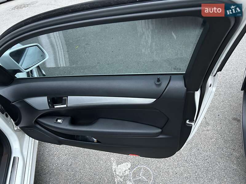 Купе Mercedes-Benz C-Class 2012 в Дніпрі