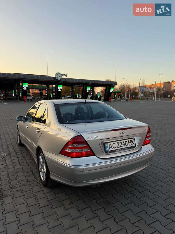 Седан Mercedes-Benz C-Class 2005 в Луцке фото 4 Седан Mercedes-Benz C-Class 2005 в Луцке