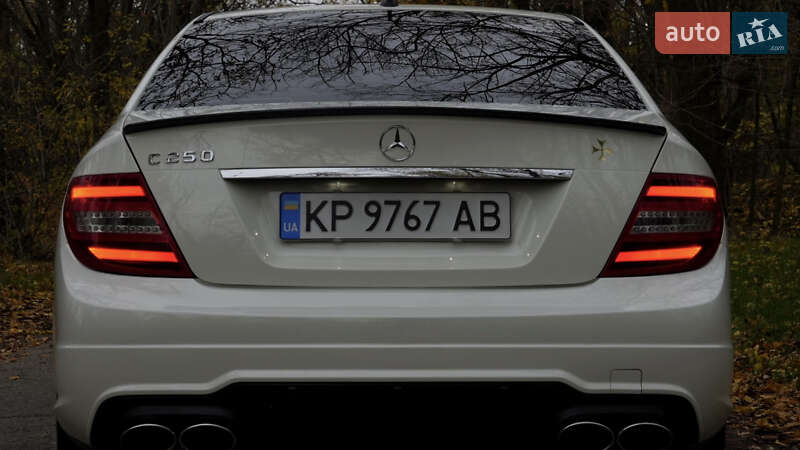 Седан Mercedes-Benz C-Class 2011 в Запорожье