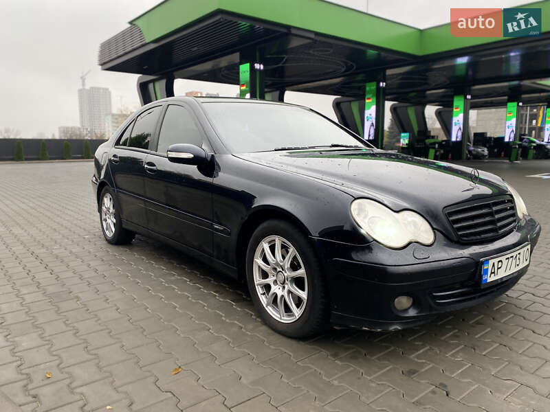 Седан Mercedes-Benz C-Class 2007 в Дніпрі