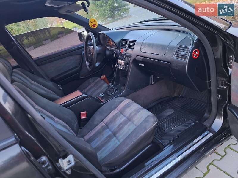Седан Mercedes-Benz C-Class 1994 в Чернівцях фото 19 Седан Mercedes-Benz C-Class 1994 в Чернівцях