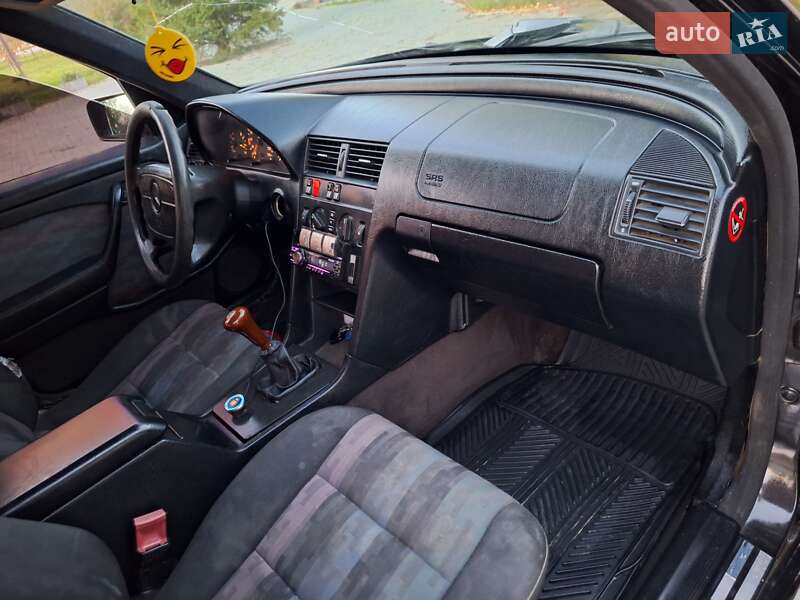 Седан Mercedes-Benz C-Class 1994 в Чернівцях фото 24 Седан Mercedes-Benz C-Class 1994 в Чернівцях