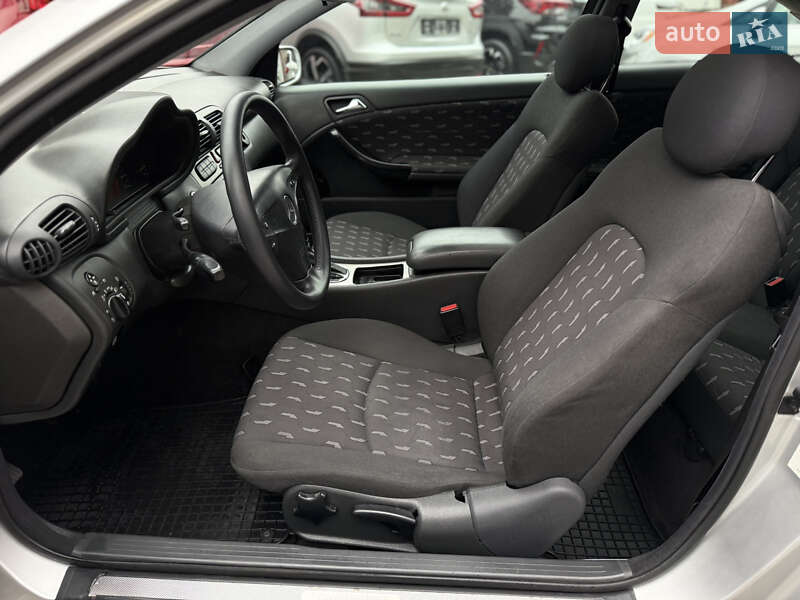 Купе Mercedes-Benz C-Class 2004 в Одесі фото 39 Купе Mercedes-Benz C-Class 2004 в Одесі