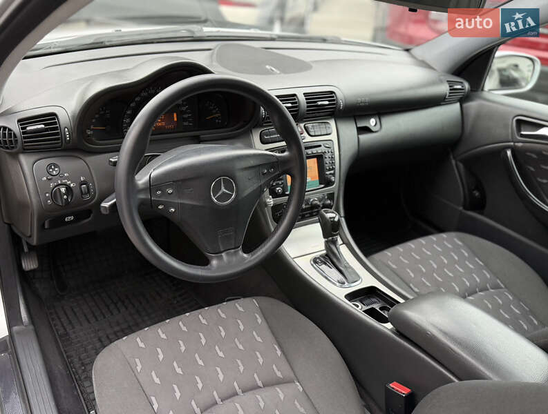 Купе Mercedes-Benz C-Class 2004 в Одесі фото 43 Купе Mercedes-Benz C-Class 2004 в Одесі