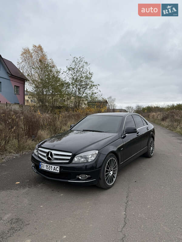 Седан Mercedes-Benz C-Class 2007 в Ровно
