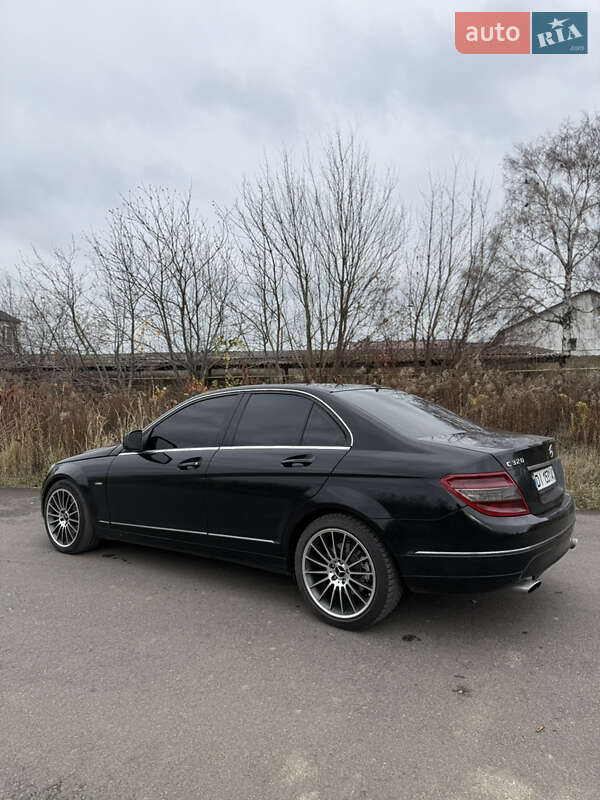 Седан Mercedes-Benz C-Class 2007 в Ровно