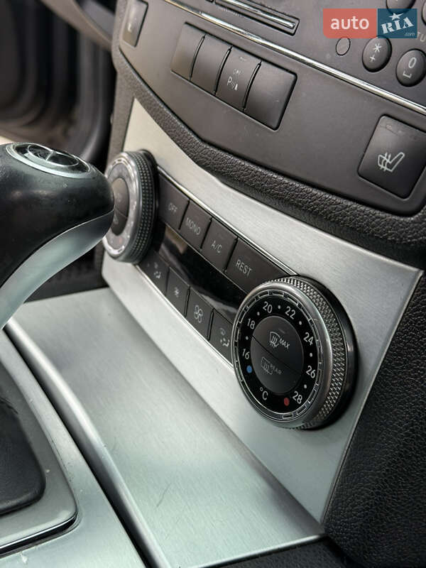 Седан Mercedes-Benz C-Class 2007 в Ровно