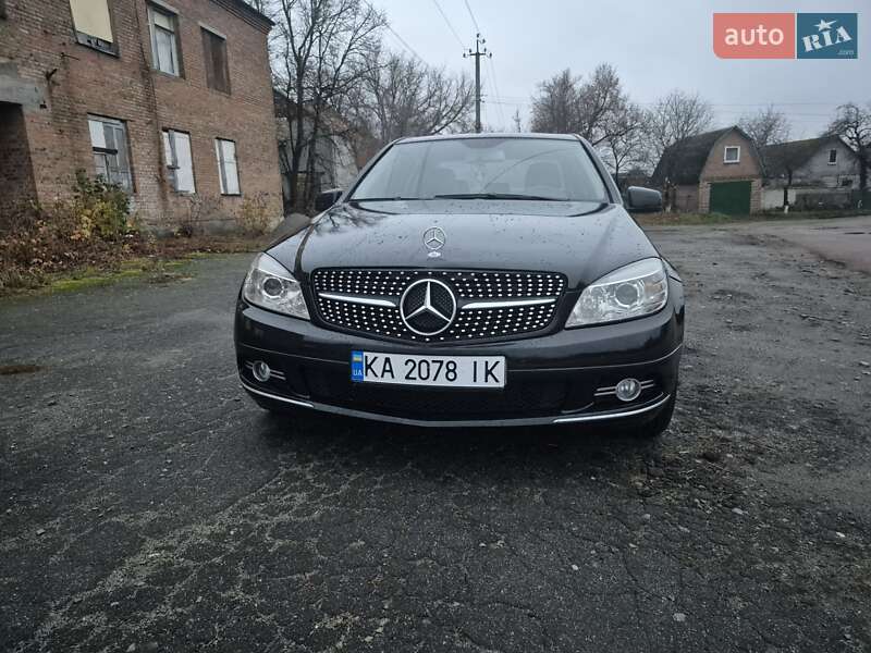 Седан Mercedes-Benz C-Class 2010 в Бердичеві