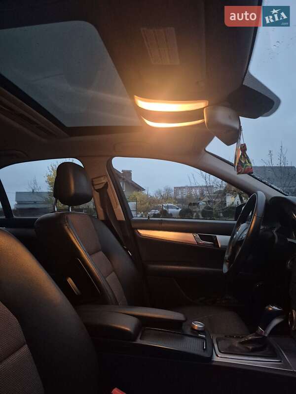 Седан Mercedes-Benz C-Class 2010 в Бердичеві