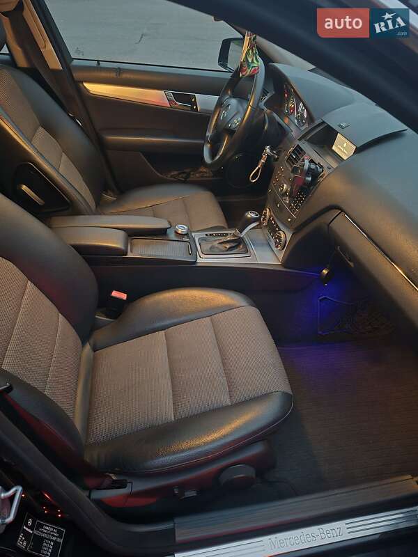 Седан Mercedes-Benz C-Class 2010 в Бердичеві