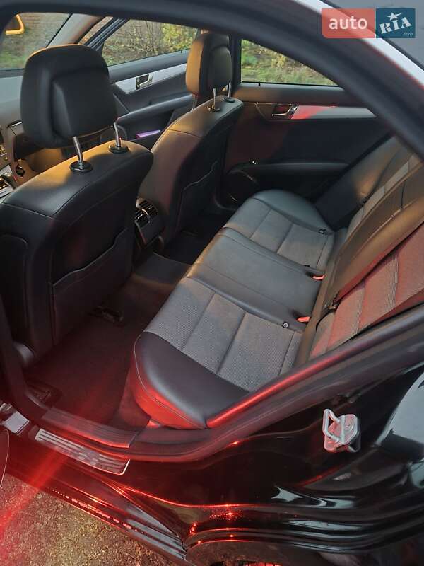 Седан Mercedes-Benz C-Class 2010 в Бердичеві