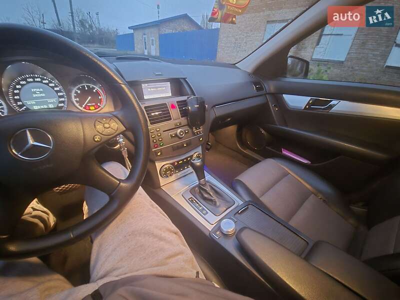 Седан Mercedes-Benz C-Class 2010 в Бердичеві