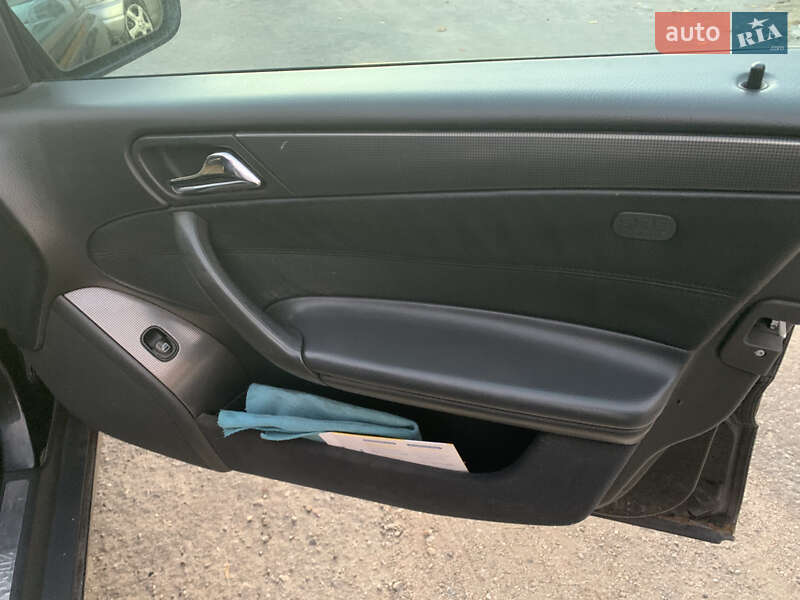 Універсал Mercedes-Benz C-Class 2003 в Запоріжжі фото 8 Універсал Mercedes-Benz C-Class 2003 в Запоріжжі
