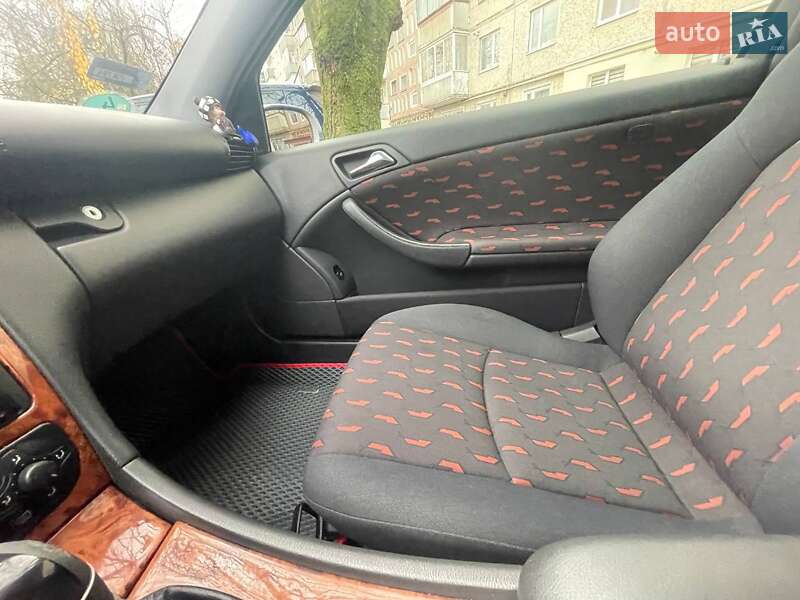 Купе Mercedes-Benz C-Class 2003 в Тернополі