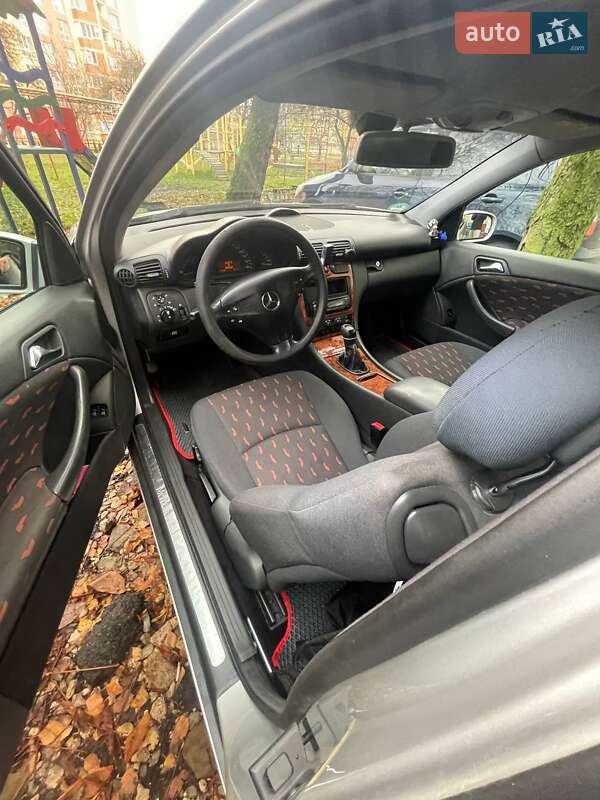 Купе Mercedes-Benz C-Class 2003 в Тернополі