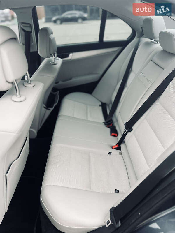 Седан Mercedes-Benz C-Class 2013 в Києві