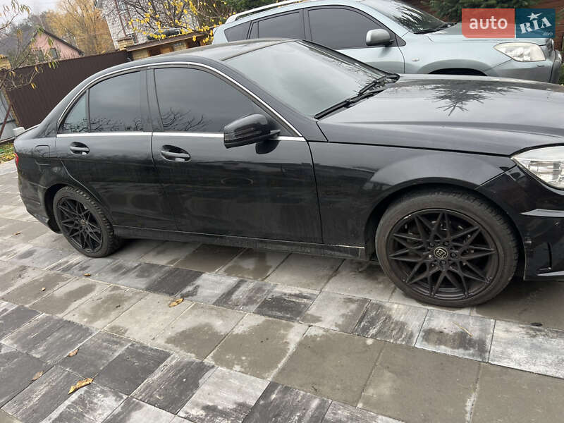 Седан Mercedes-Benz C-Class 2010 в Киеве фото Седан Mercedes-Benz C-Class 2010 в Киеве