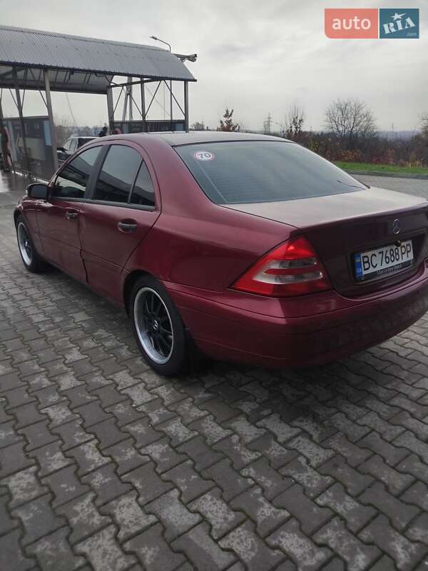 Седан Mercedes-Benz C-Class 2001 в Львові