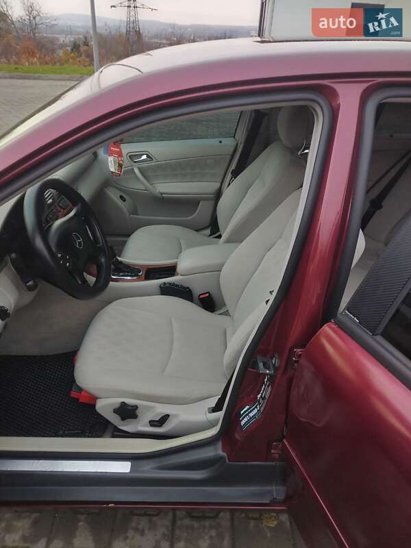 Седан Mercedes-Benz C-Class 2001 в Львові