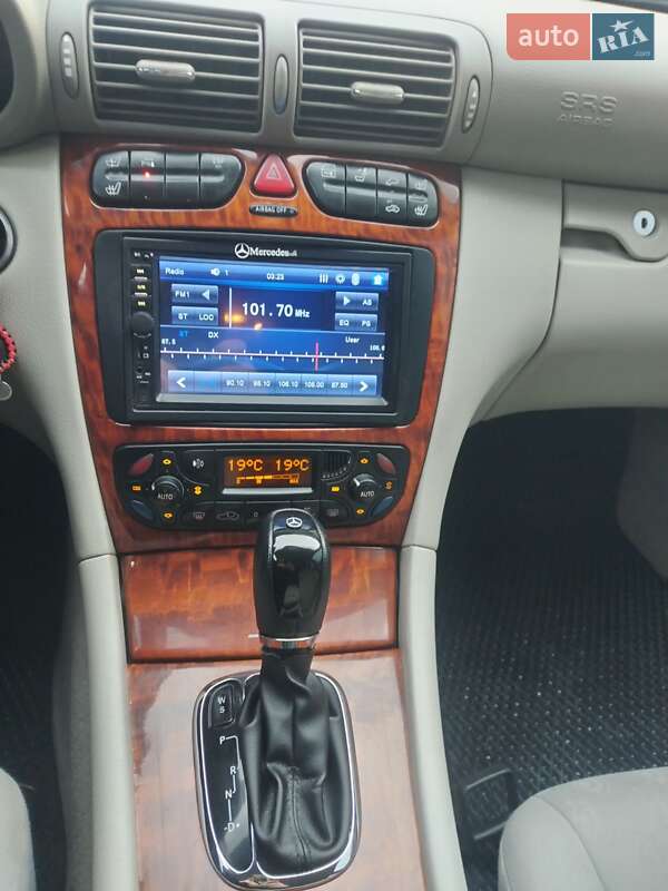 Седан Mercedes-Benz C-Class 2001 в Львові
