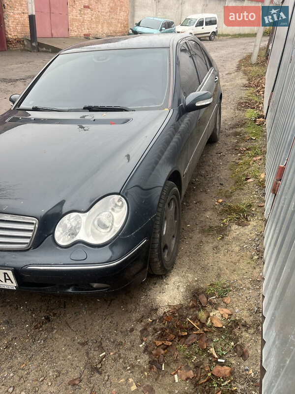 Седан Mercedes-Benz C-Class 2004 в Вінниці