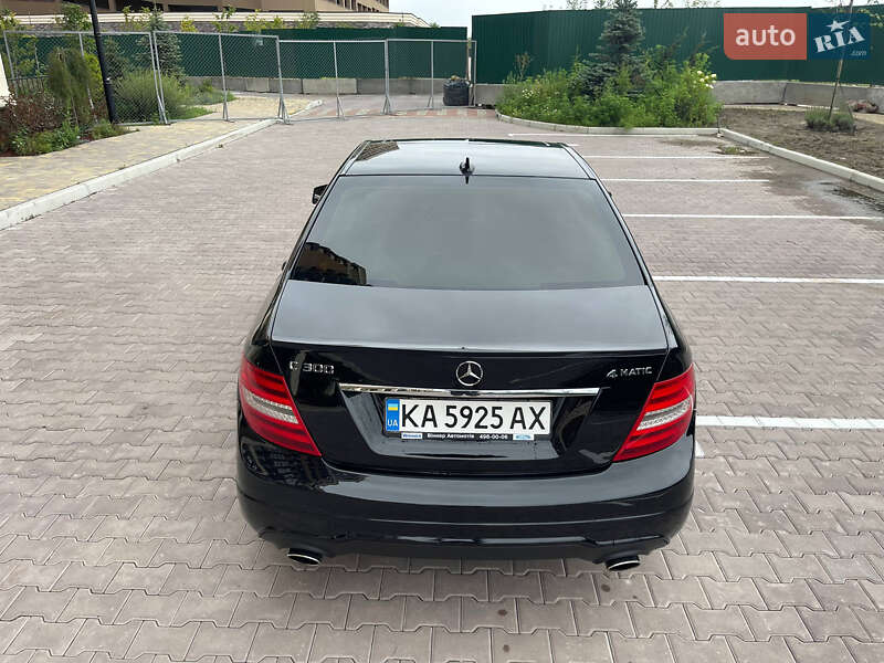 Седан Mercedes-Benz C-Class 2011 в Києві