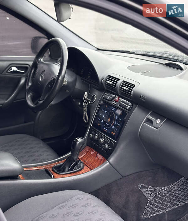 Универсал Mercedes-Benz C-Class 2003 в Киеве