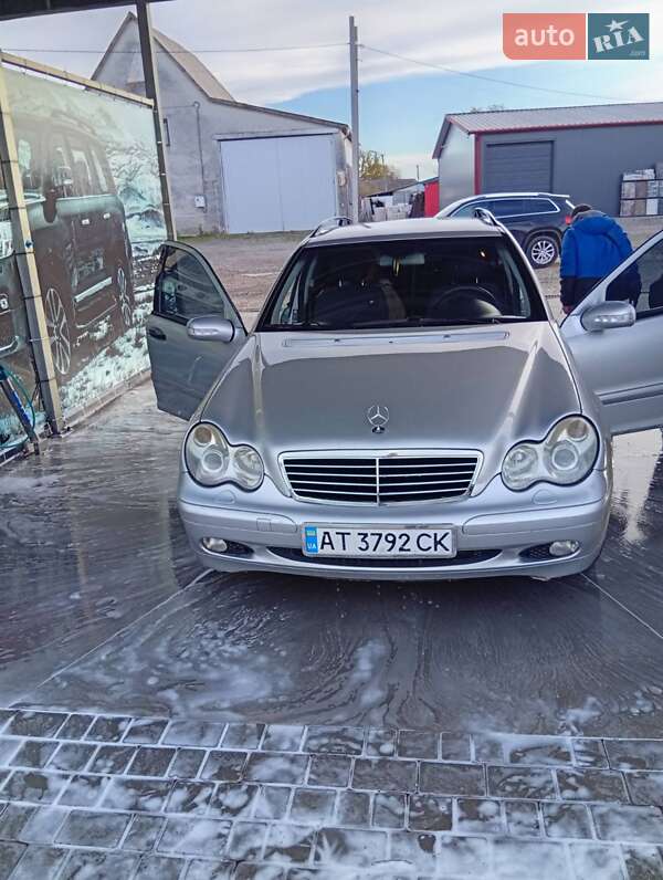 Універсал Mercedes-Benz C-Class 2004 в Рогатині фото 3 Універсал Mercedes-Benz C-Class 2004 в Рогатині